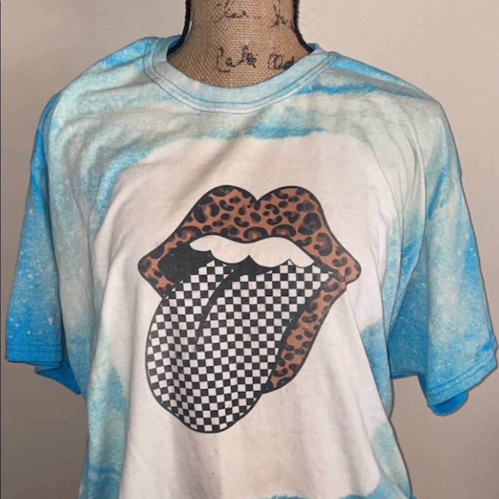 Checked Print Tongue Cheetah Print Lips-Bleach Tee
